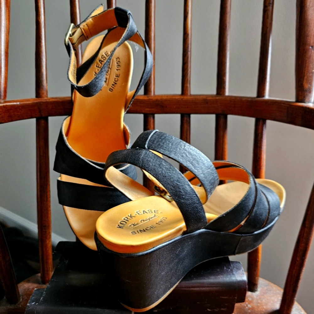 Kork-Ease Black and Tan Platform Strappy Sandals 9M